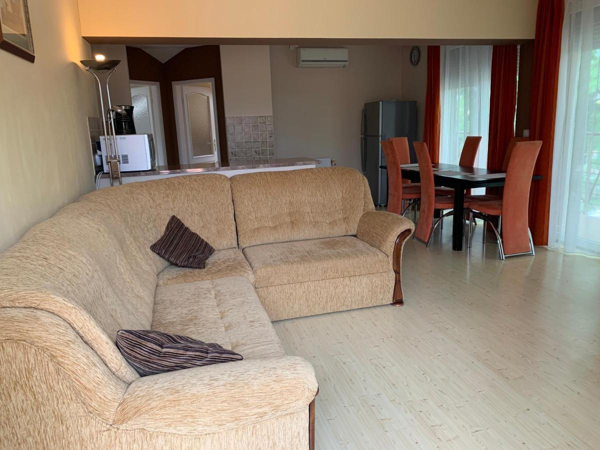 Indi Apartman Siofok Luaran gambar